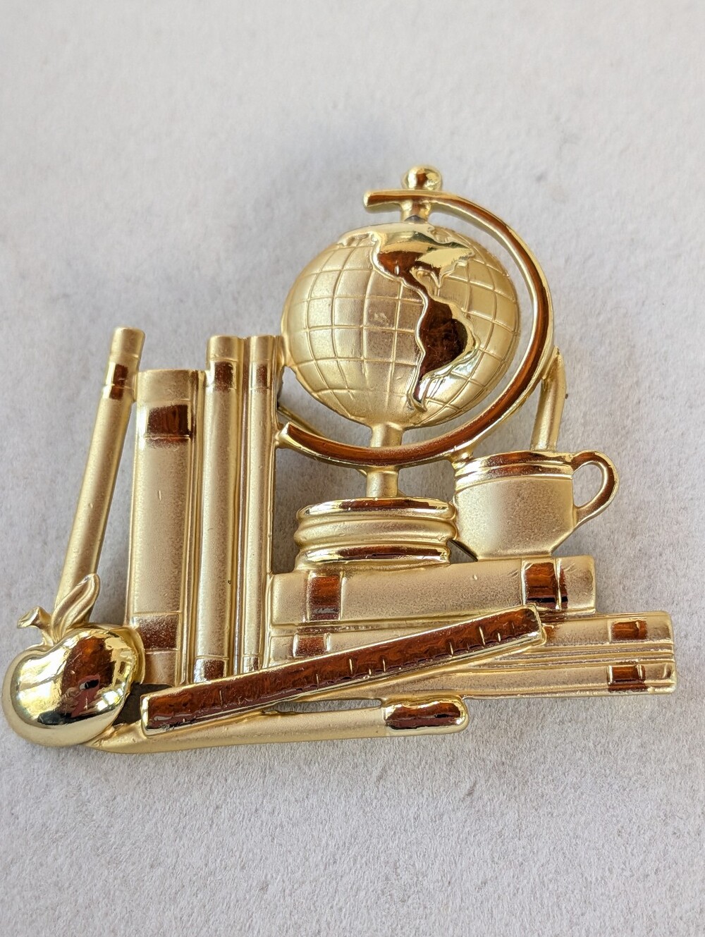 Vintage Danecraft Gold Tone Schoolhouse Brooch 📚🌎